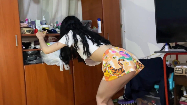 Jopy sex: Лаура трахається в сексуальній піжамі, сексуальна піжамна красива жінка трахається