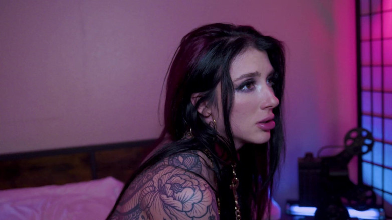 SkinVision: 108 Minutes of Horny Sluts - Visions: Luna Luxxx - Full All-girl...
