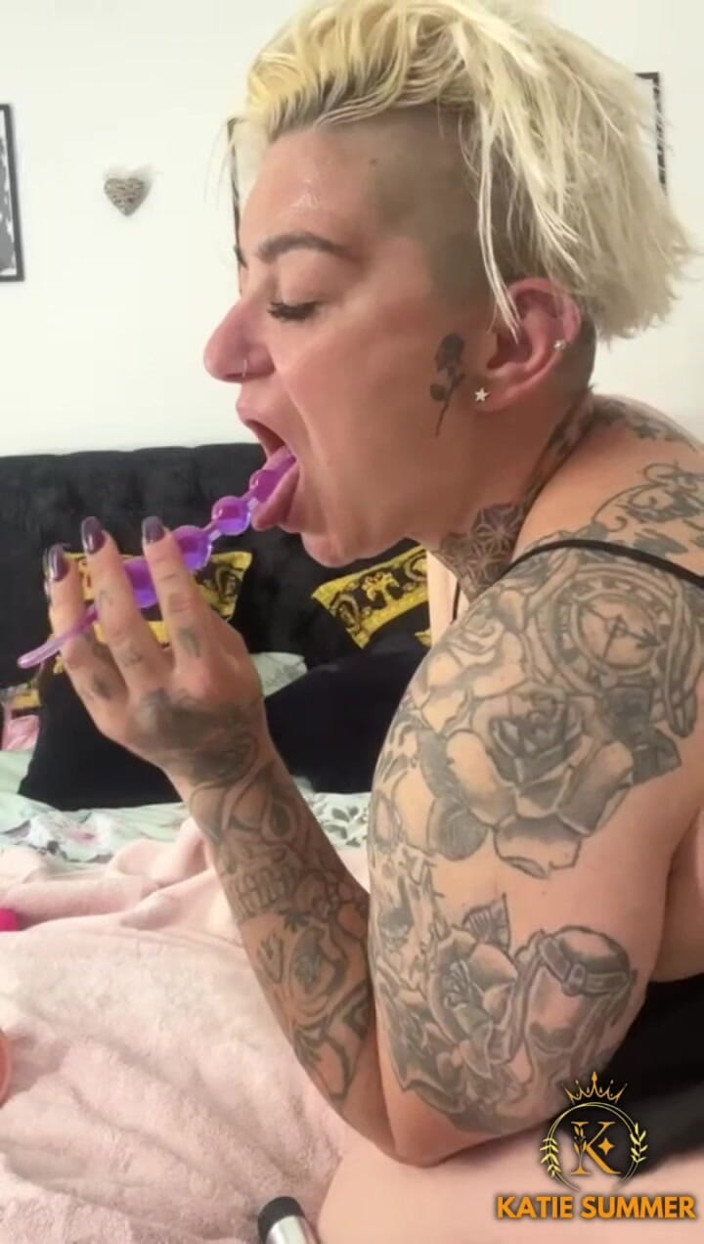 Katie Summer: Trying Out My Anal Toys