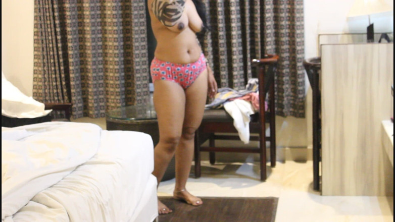 Indian Bhabhi: Desi Bhabhi zakázaná hotelová romantika – indický XXX