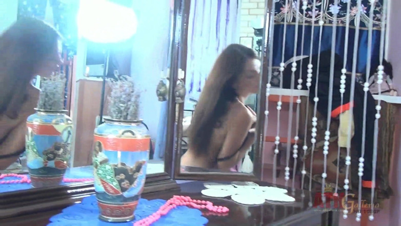 ATKIngdom Fans: In front of the mirror, Miss Karina may stay