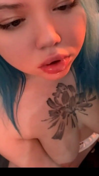 Deep Throat Deftly Swallows Cock