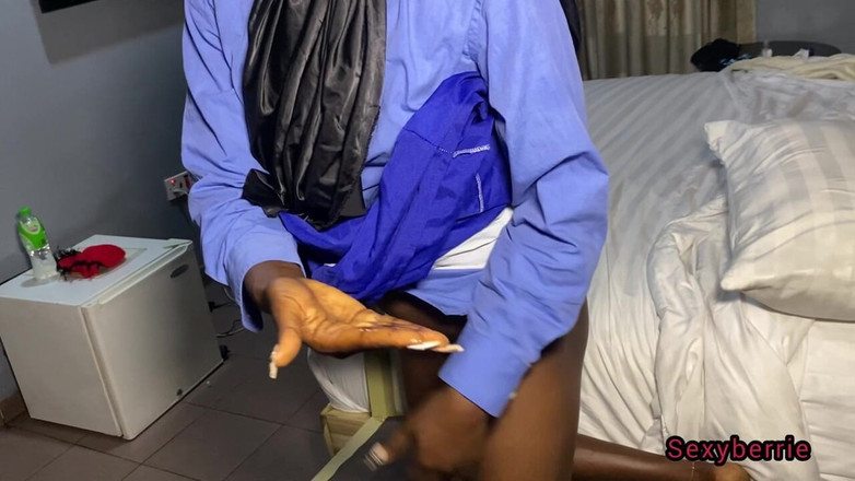 Sexy Berrie: Student und Dozent ficken hart