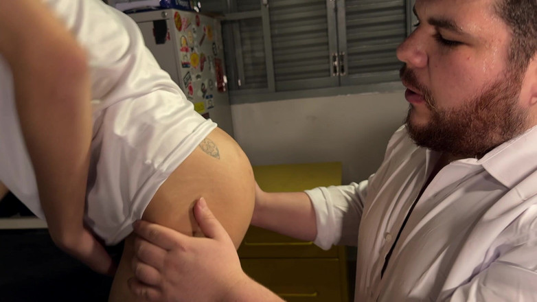 Dirty tricks gays: Sommelier De Pica - Valutazione Del Cazzo Del Giovane Che Preferiva...