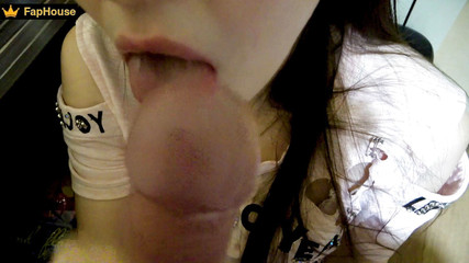 Alina Rai: Знойная падчерица залезла под столом, чтобы добраться до хуя отчима