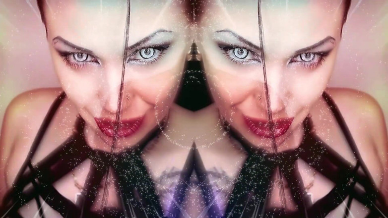Goddess Misha Goldy: Завораживающая ASMR и зрительный контакт! Мои губы проникнут прямо в твой ум и возьмут у тебя все