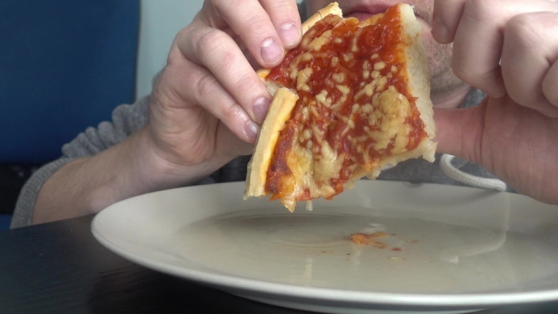 Food Pissplay: Me meo en una pizza para comerla