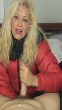 Charlee Chase 레드 푹신한 재킷 핸잡