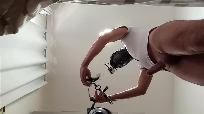 LauraOnHeels: 1 година і 10 хвилин добірка – мамка робить мінет зі спермою в рот