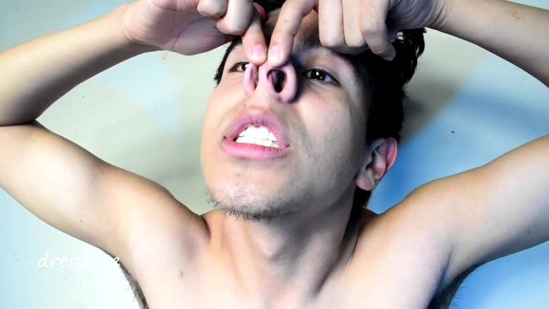 Dreichwe: Nose fetish