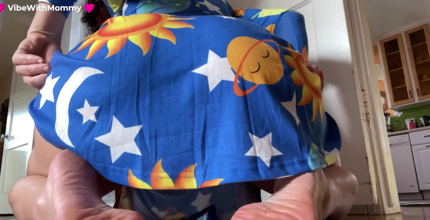 VibeWithMommy: Раскол личности, еврейская мачеха застукала тебя в деле!