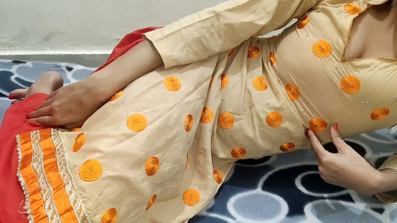 Saarabhabhi6: Desi indiana, nessuno era a casa, desi ragazza sexy si...