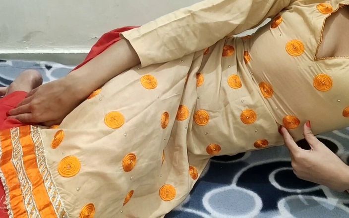 Saara Bhabhi: 인도 섹시녀, 집에 아무도 없어, 즐기는 섹시한 소녀, 이웃에게 따먹기, 찐 힌디어 이야기