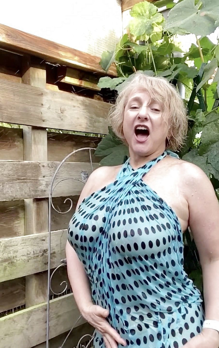 Car-ina: 隣人をからかおう!