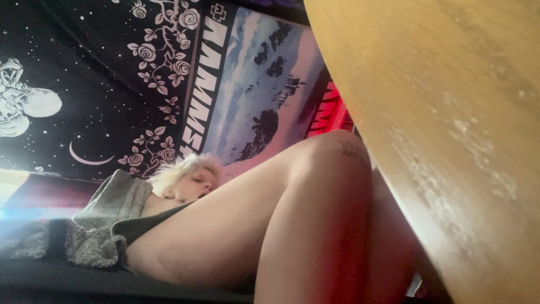 Glitterqueen1999: Giantess Gets Watched Morning Masturbating by Tiny Man