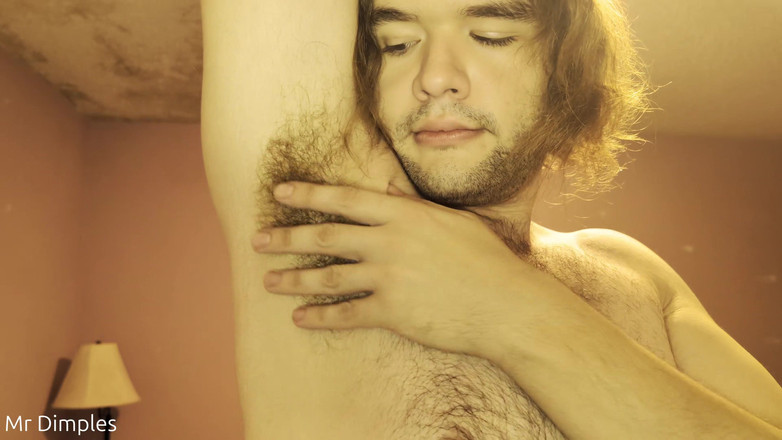 Mr Dimples: Předvádím své podpaží po cvičení!