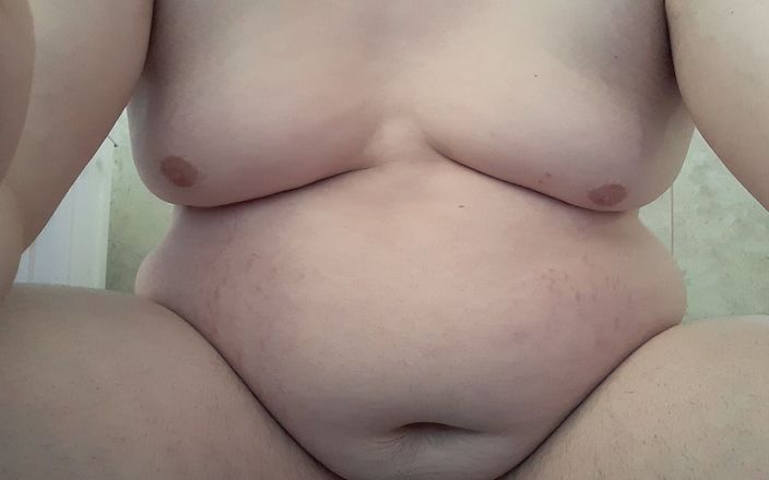 Loving to be chubby: Risky Jerking off at Work..