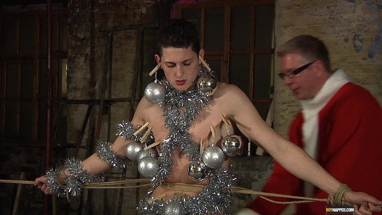 BoyNapped: Kenzie yang imut untuk natal