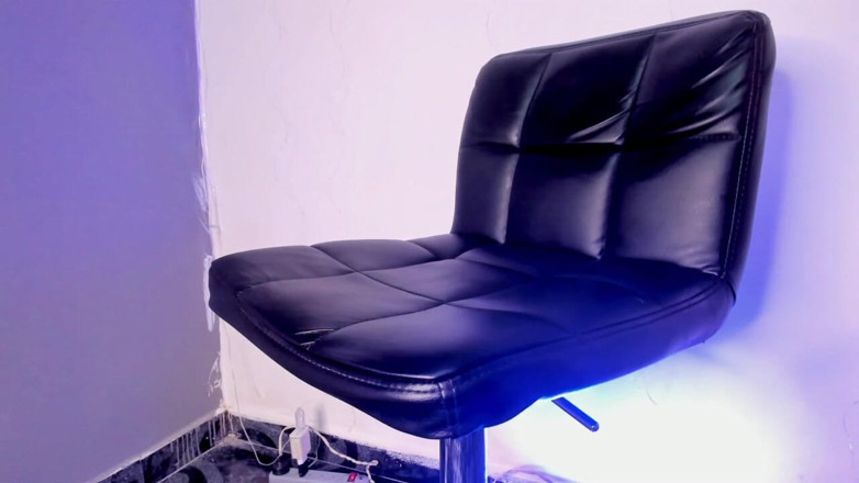 Mike BBC studio: Colombiaanse brunette penis is zeer dik ongecensureerd