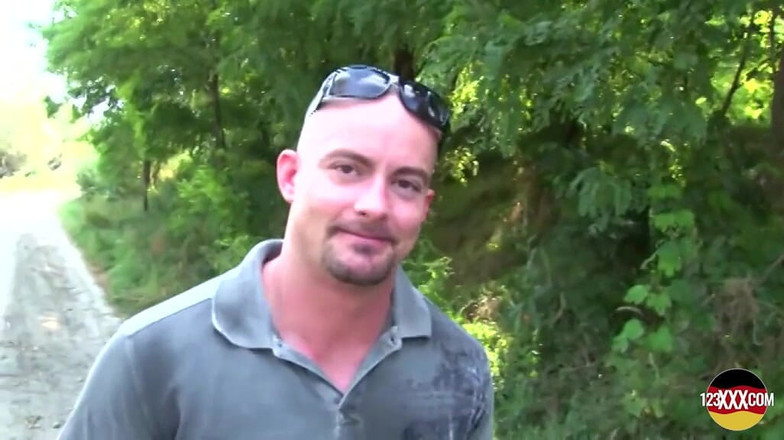 Mature Climax - 100% Mature Videos: 欲火中烧的邻居喜欢敲打那紧致的阴户