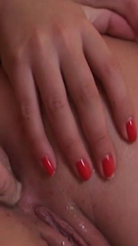 Arrapata ragazza mora sditalinato duro da orgasmo tremante