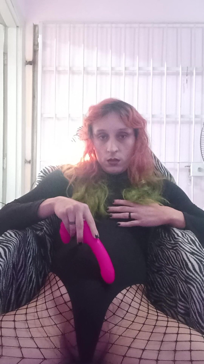 nyxiebranco: My Toy and Some Sissyhypnos