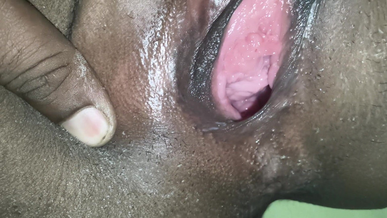Deadline finger: Bhabhi's Pussy Water Was Taken Out