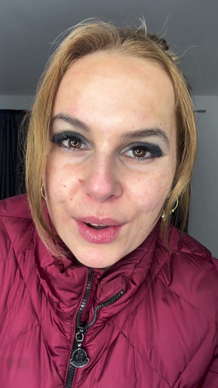 Sexy_Emeli: Puckered Lips Face