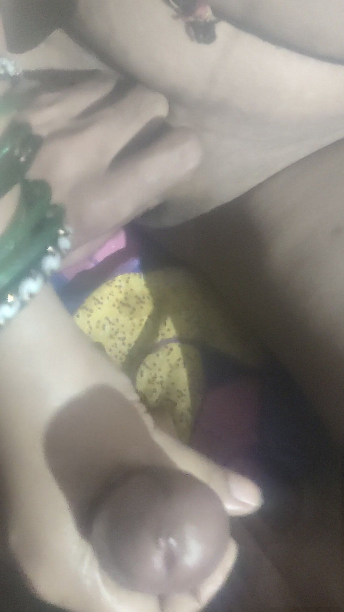 Garam_masala93: 배다른 여동생을 따먹는 의붓딸