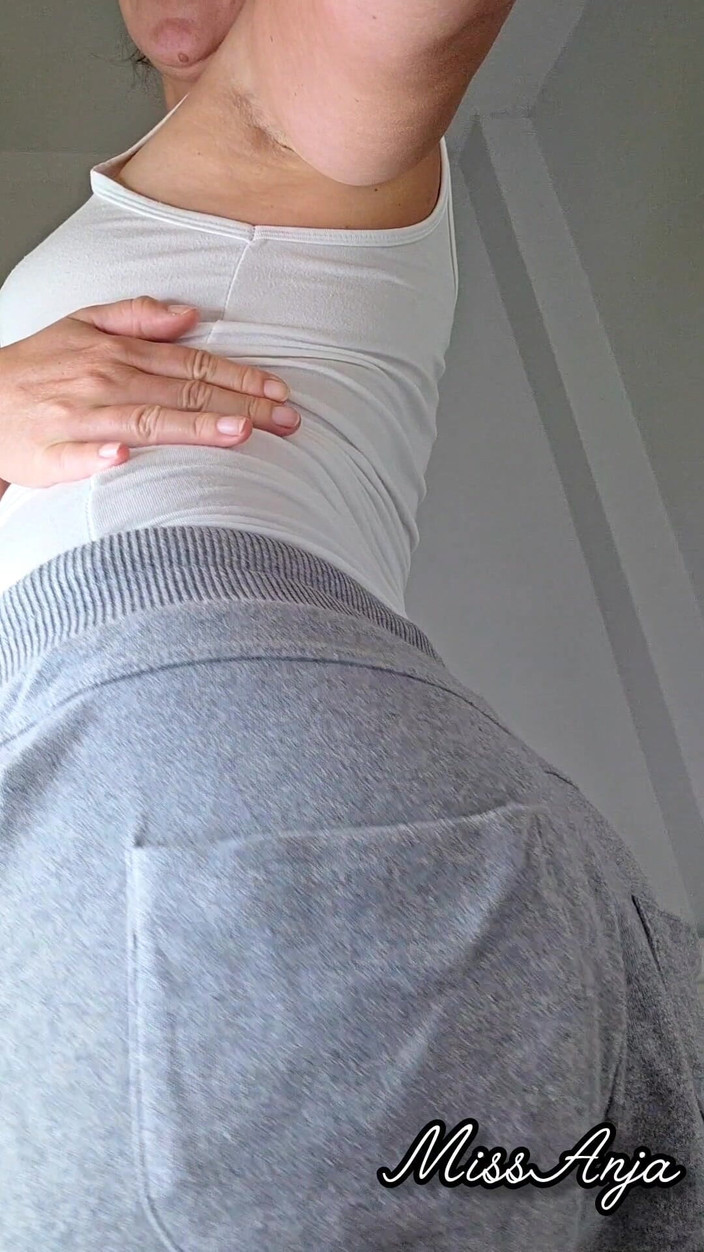 MissAnja_FH: Kentut kuat berpeluh dalam peluh kelabu saya