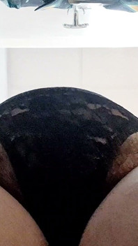Fitting Room Secret: Giantess Flashes Her Massive Hairy Bush