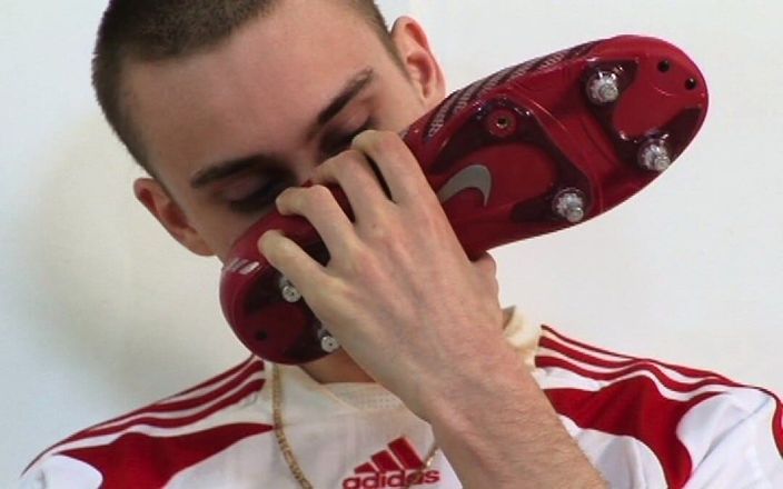 Best locker room fucks: Eurocreme - los futbolistas anotan en el vestuario