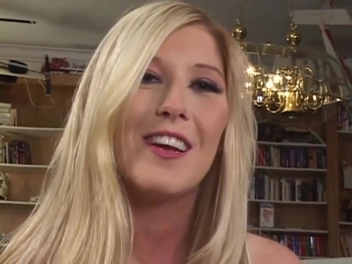 American Idol X: Sexy big boobs blonde loves huge dick in ass in...