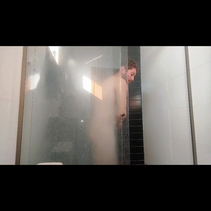 Marcosninfo: I Needed to Take a Shower After Breastfeeding All Over...