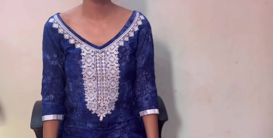 Saarabhabhi6: Suami dan isteri Punjabi berkongkek di kerusi. Seks romantik penuh...