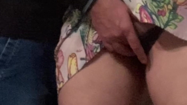 Niki studio: Cizinec Challange - Žádám cizince, aby prstil moji kundičku v metru