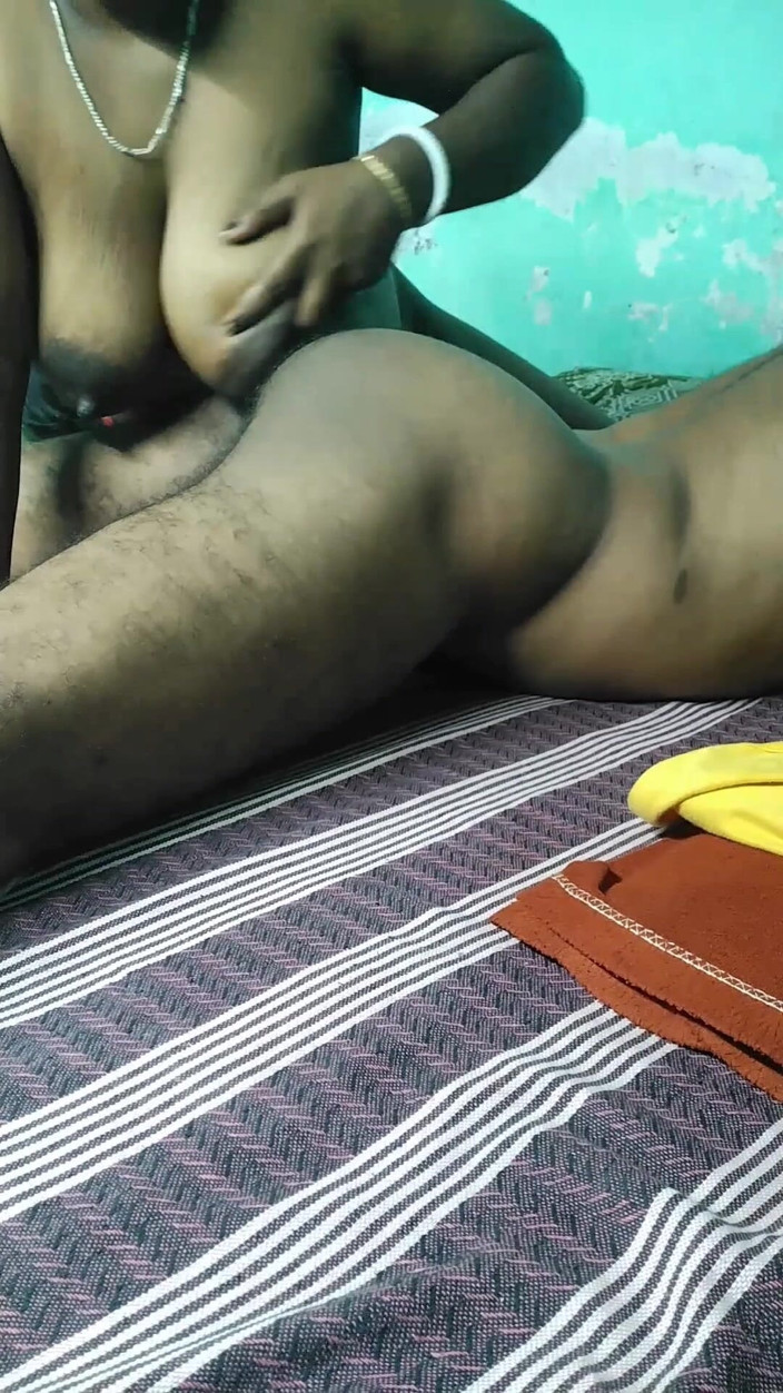Riya darling: Indická bhabi honění a sperma v zadku