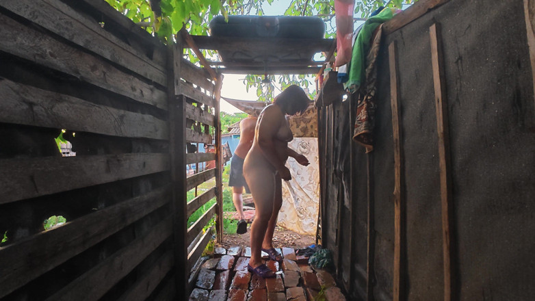SchoolPrincess: Large Tits Couple Outdoor Shower Oral Sex