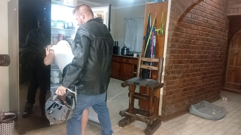 18blondteen: 바이커와 부엌 섹스