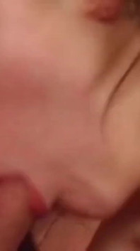 Piękne amatorskie wideo z dziewczynami chętnymi do wielkich kutasów swoich chłopaków Pełny film w HD