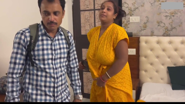 Indian porno creator: Зрелую с большими сиськами возбужденную индийскую бхабхи трахнул телеинженер