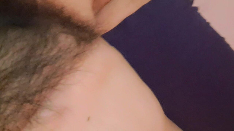 Mommy big hairy pussy: 继母和继子在床上啪