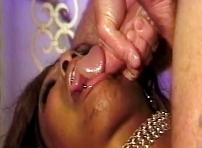 Dark Extreme: 애널 뚫리는 자지를 공유하는 화려한 흑누나 아가씨