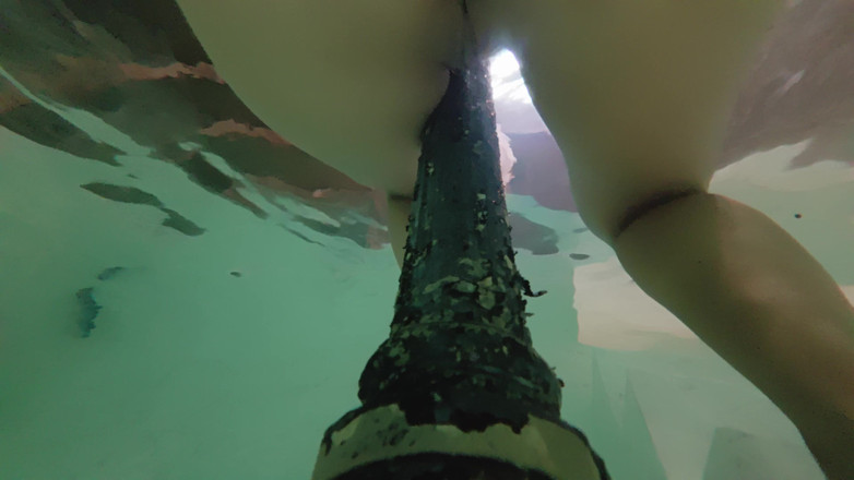 Jay_kate: スイミングプールでの危険なオナニー