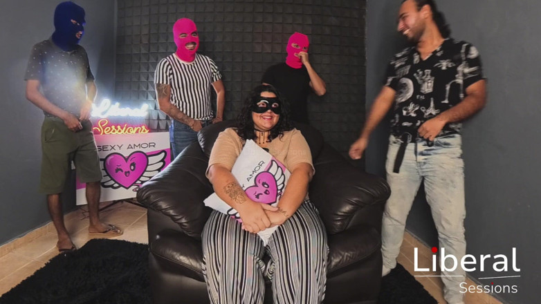 Liberal Sessions: スイートファット・アマチュアが見知らぬ人に初めて乱交するBBW