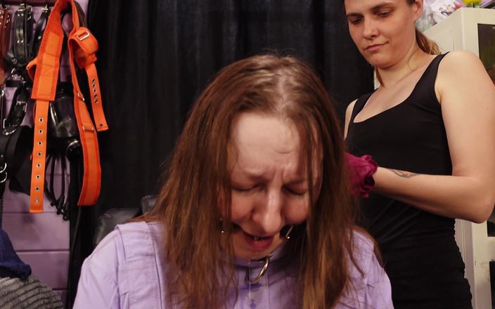 Arya Grander: Vidéo BDSM : coupe de cheveux par sa maîtresse (maîtresse prêtre et...