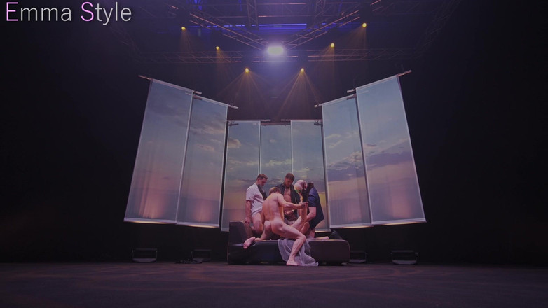 Emma Style: Gang-bang Cinematografico Di Matrimonio - Egon Kowalski Invita a Usare - Registi...