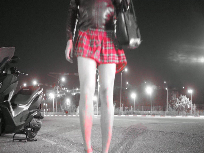 Voyager: 彼女はそれすら躊躇しなかった