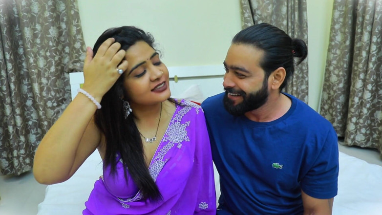 Abu: Honey Desi Bhabhi Gets Naughty in Saree