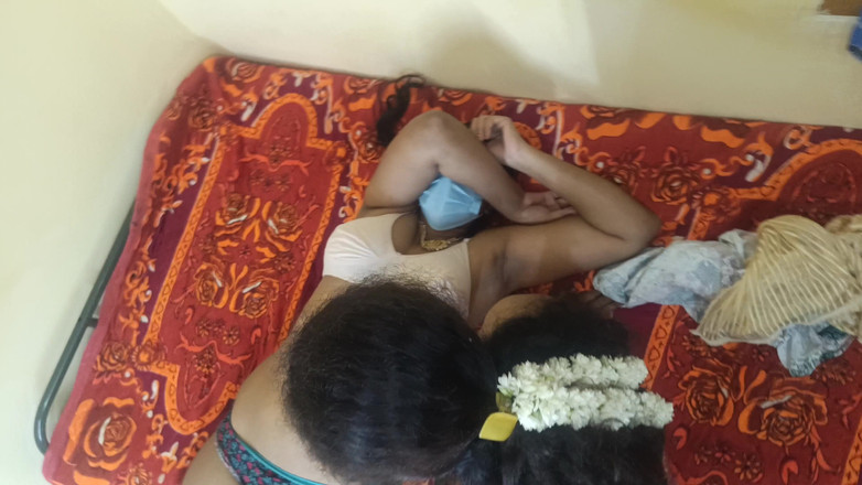 Pushpa studio: Casalinga lesbiche leccare figa